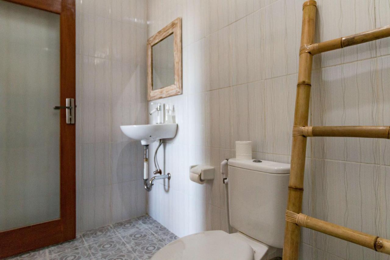 Dicky Guest House 2 Batu Bolong チャングー エクステリア 写真