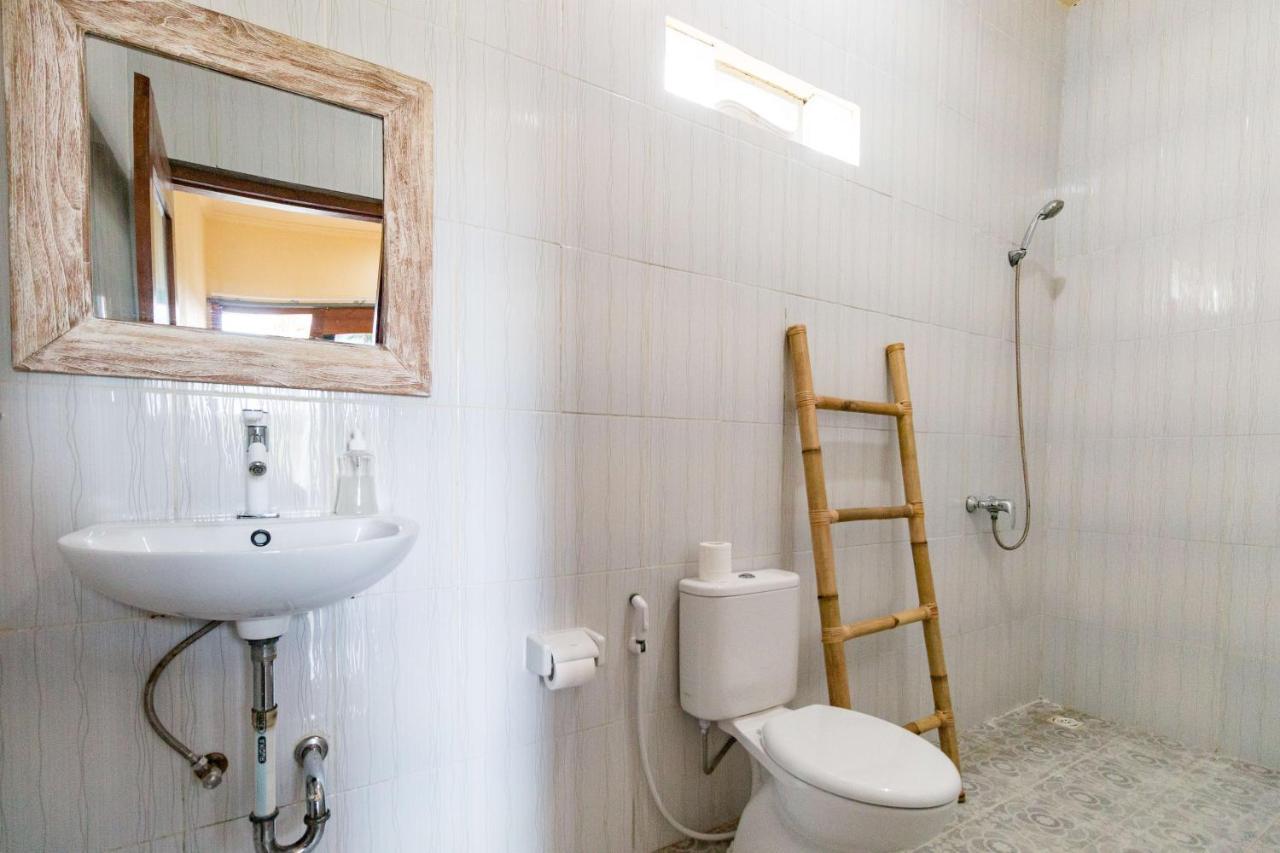 Dicky Guest House 2 Batu Bolong チャングー エクステリア 写真